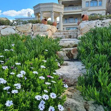 Luksuzna Vila Ob Plazi Z Bazenom * Πάφος
