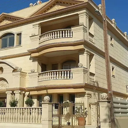 Βίλα Luksuzna Vila Ob Plazi Z Bazenom