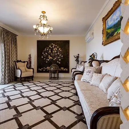 Luksuzna Vila Ob Plazi Z Bazenom Πάφος